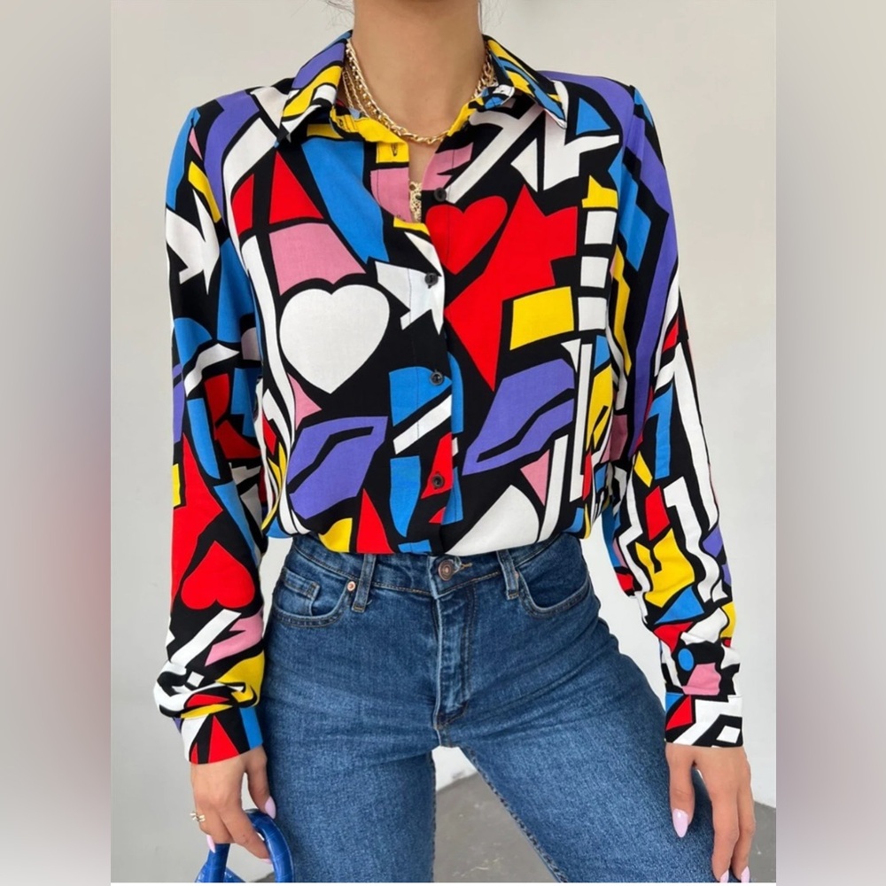 Big Dart Vibrant Abstract Print Button Down Shirt size M artist Fun chic hearts